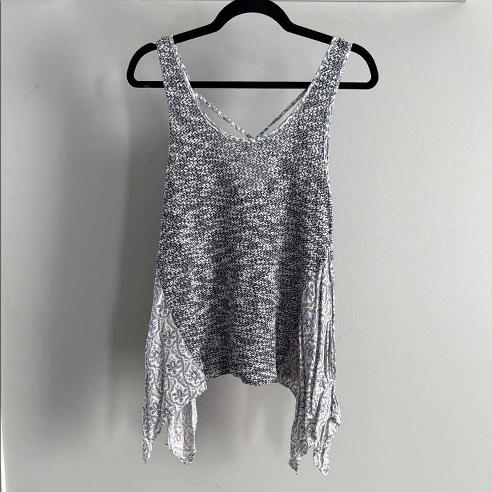 Chic Black and White Patterned Tank Top